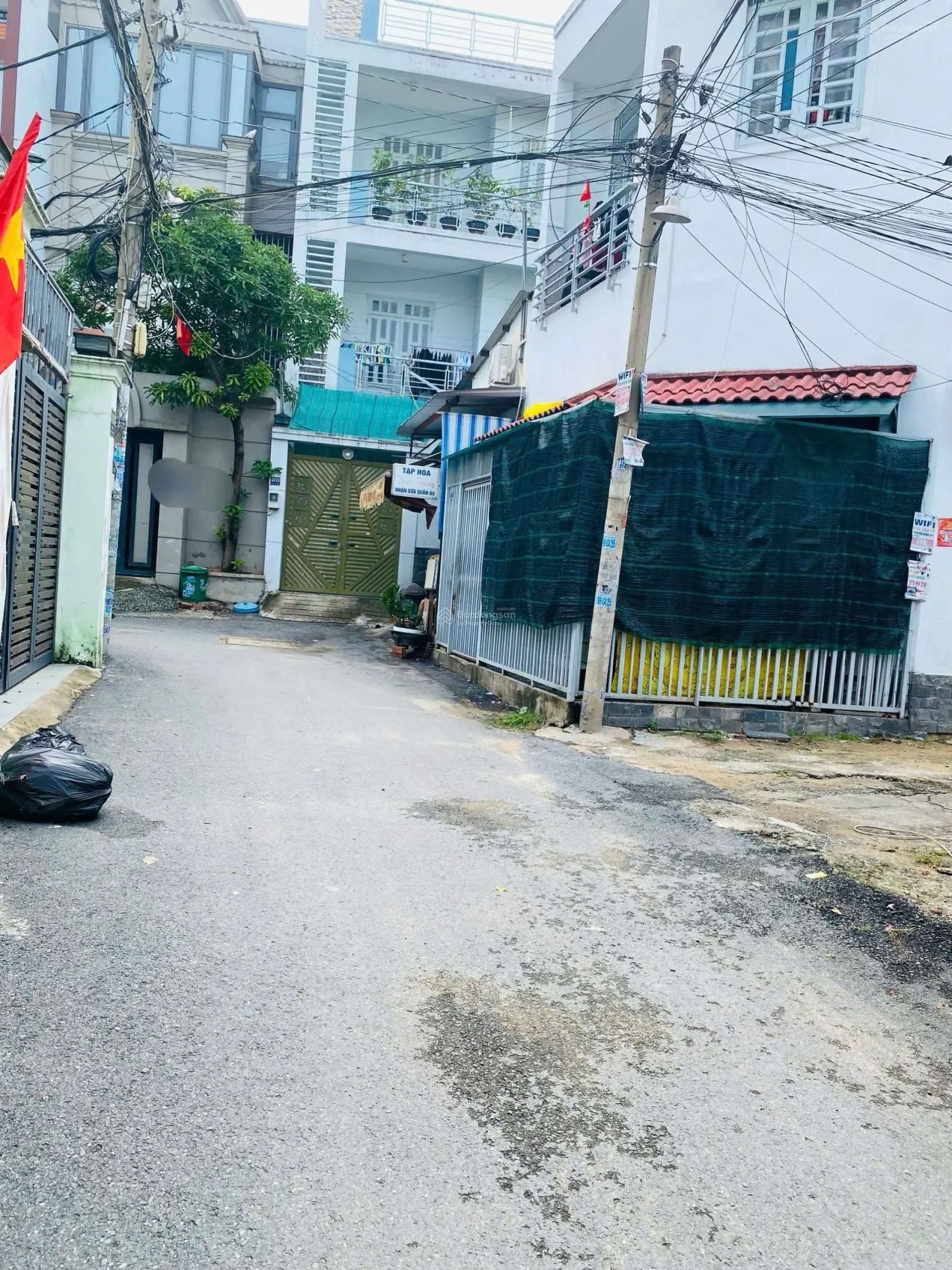 Nhà 2 lầu cách Phạm Văn Đồng 100m - DT 50,2 m2 - HXH đến nơi - giá chỉ 4. X tỷ TL thiện chí