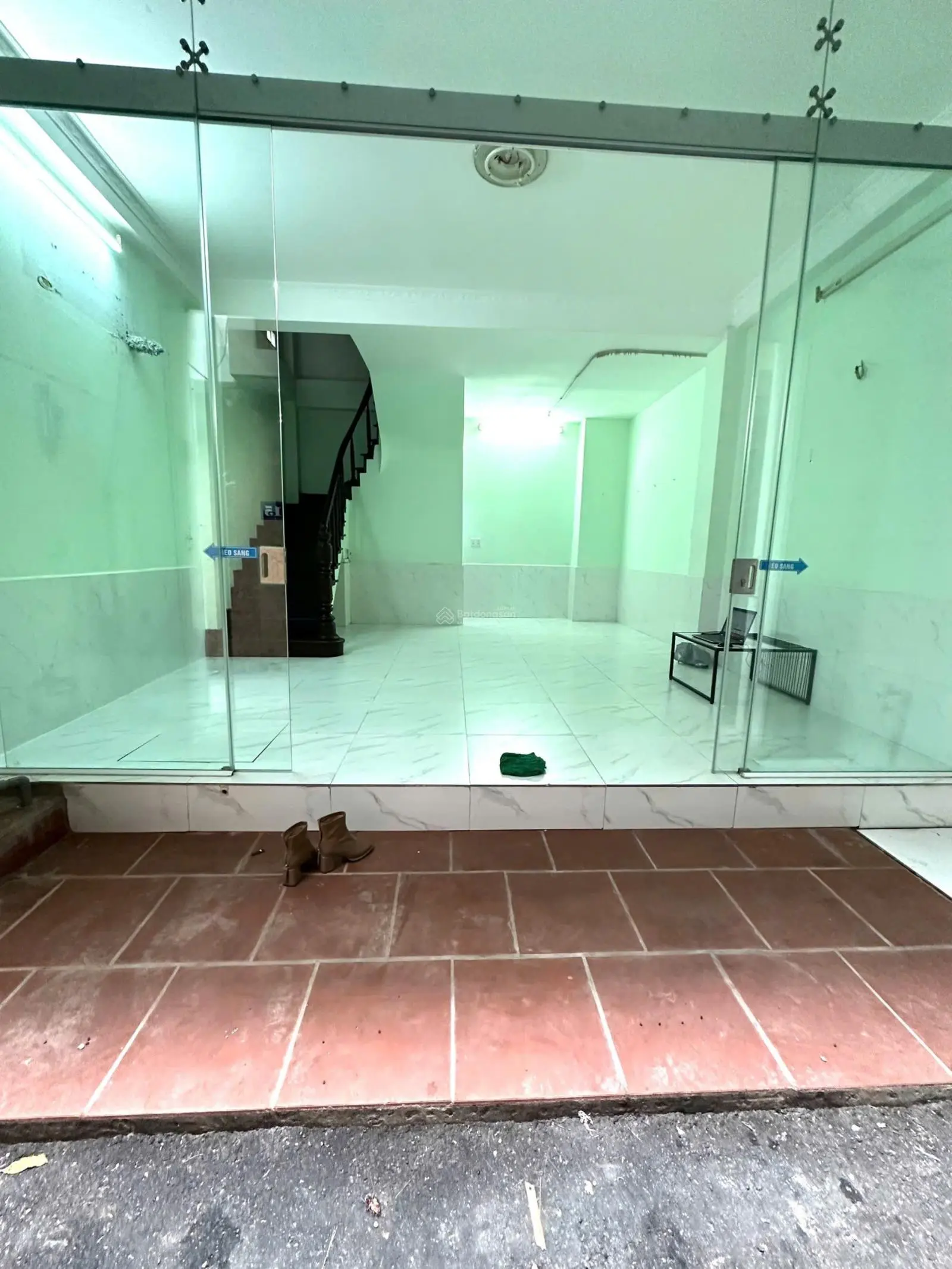 Bán căn nhà 5 tầng dân xây chắc chắn, mặt tiền 5m phố Nguyễn Hoàng