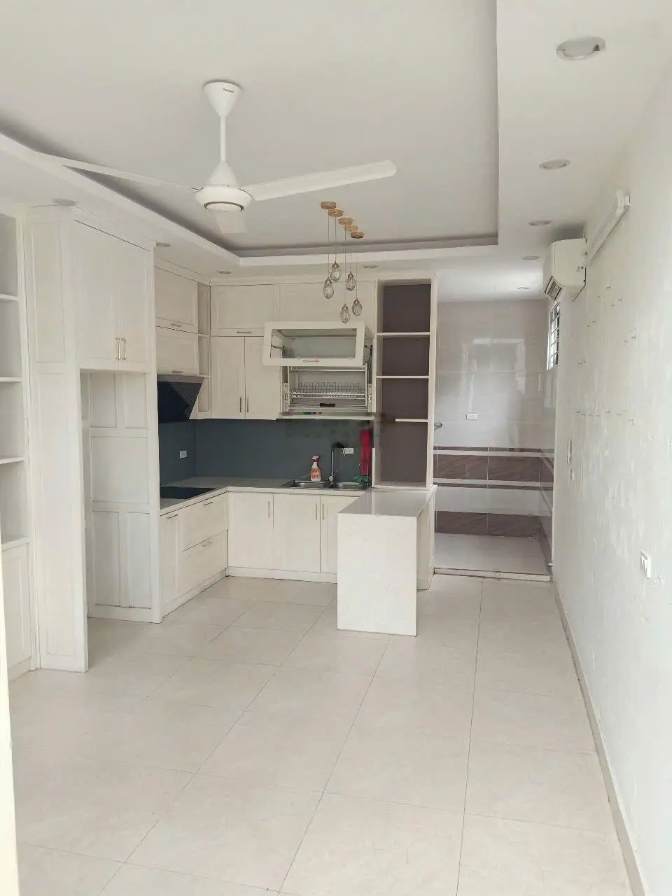 Liền kề hành chính Nam Từ Liêm, 55m2x5T, ôtô, vỉa hè, thang máy, sẵn ở. 18.x tỷ. LH 0984772979
