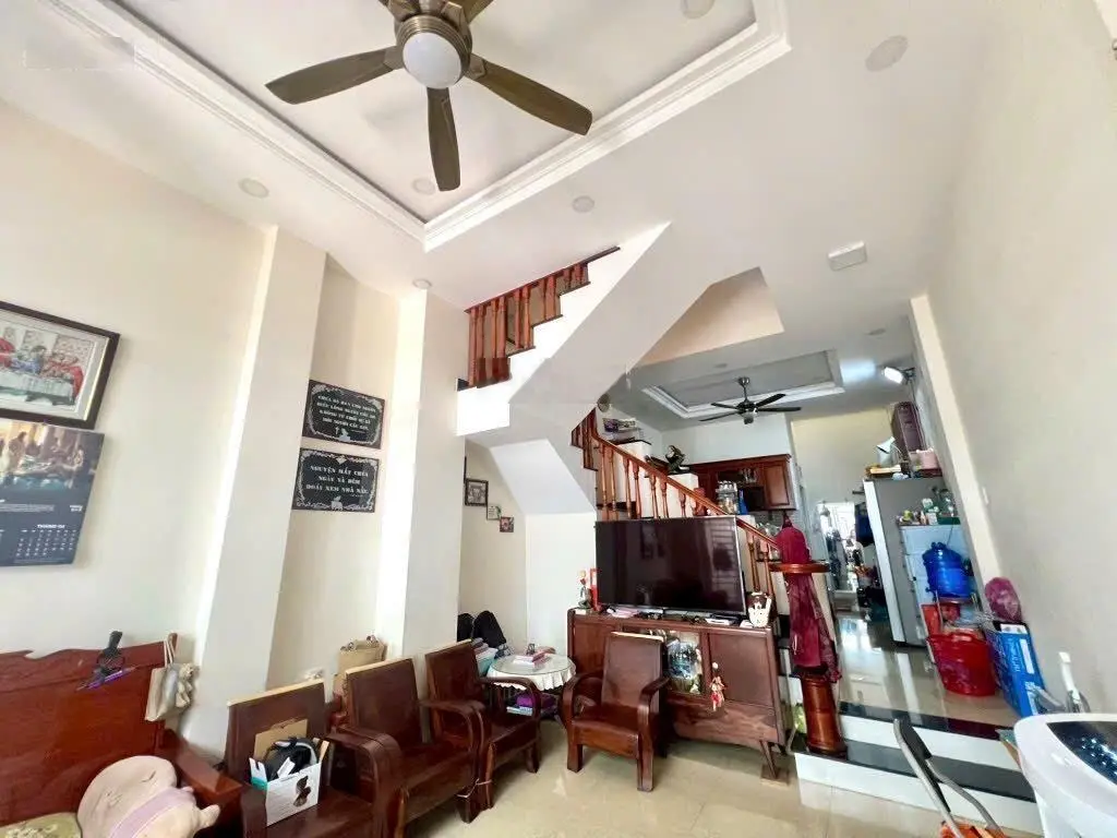 Giảm 600Tr Hiếm - gần KDC Thành Ủy - Ngay say Giga mall, nhà 4 lầu giá 7.2 tỷ SHR.