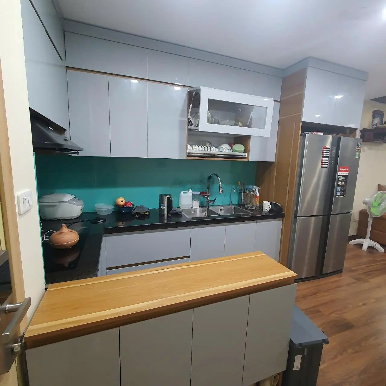 Bán Viglacera ngã 6 căn 3PN 86m2 0888 556 ***