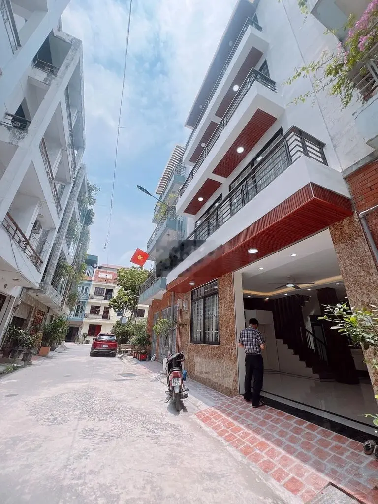 QUANG TIẾN-2 - OTO VÀO NHÀ - KINH DOANH GÌ CŨNG ĐƯỢC - NỞ HÂU·