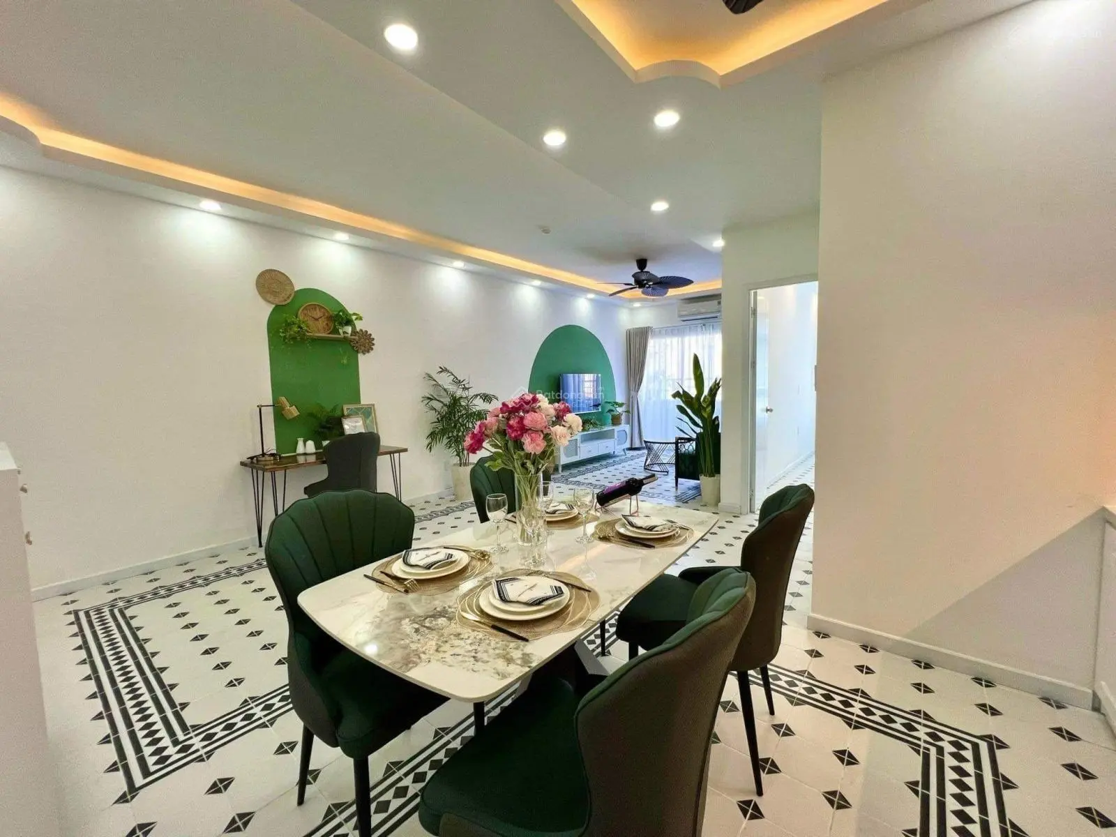 Bán căn hộ thiết kế đẹp mua dễ cho thuê khai thác dòng tiền ổn LH : 0914 887 ***