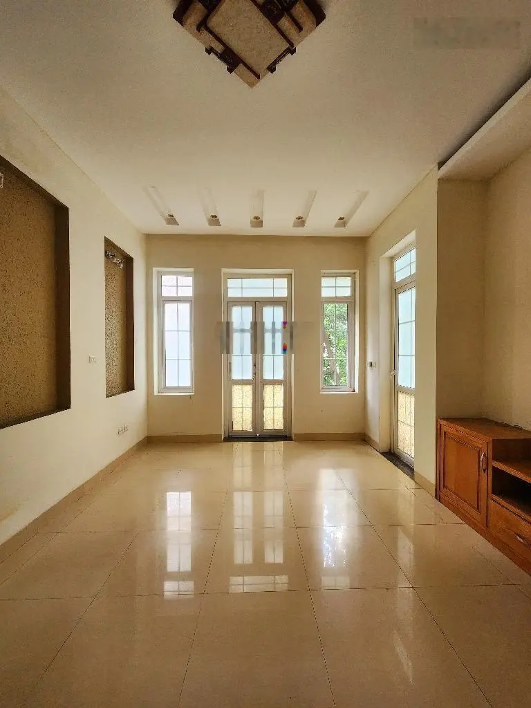 Hot duy nhất bán căn biệt thự - Mễ Trì Thượng cơ hội vàng cho nhà đầu tư - chỉ 260tr/m2 có vỉa hè