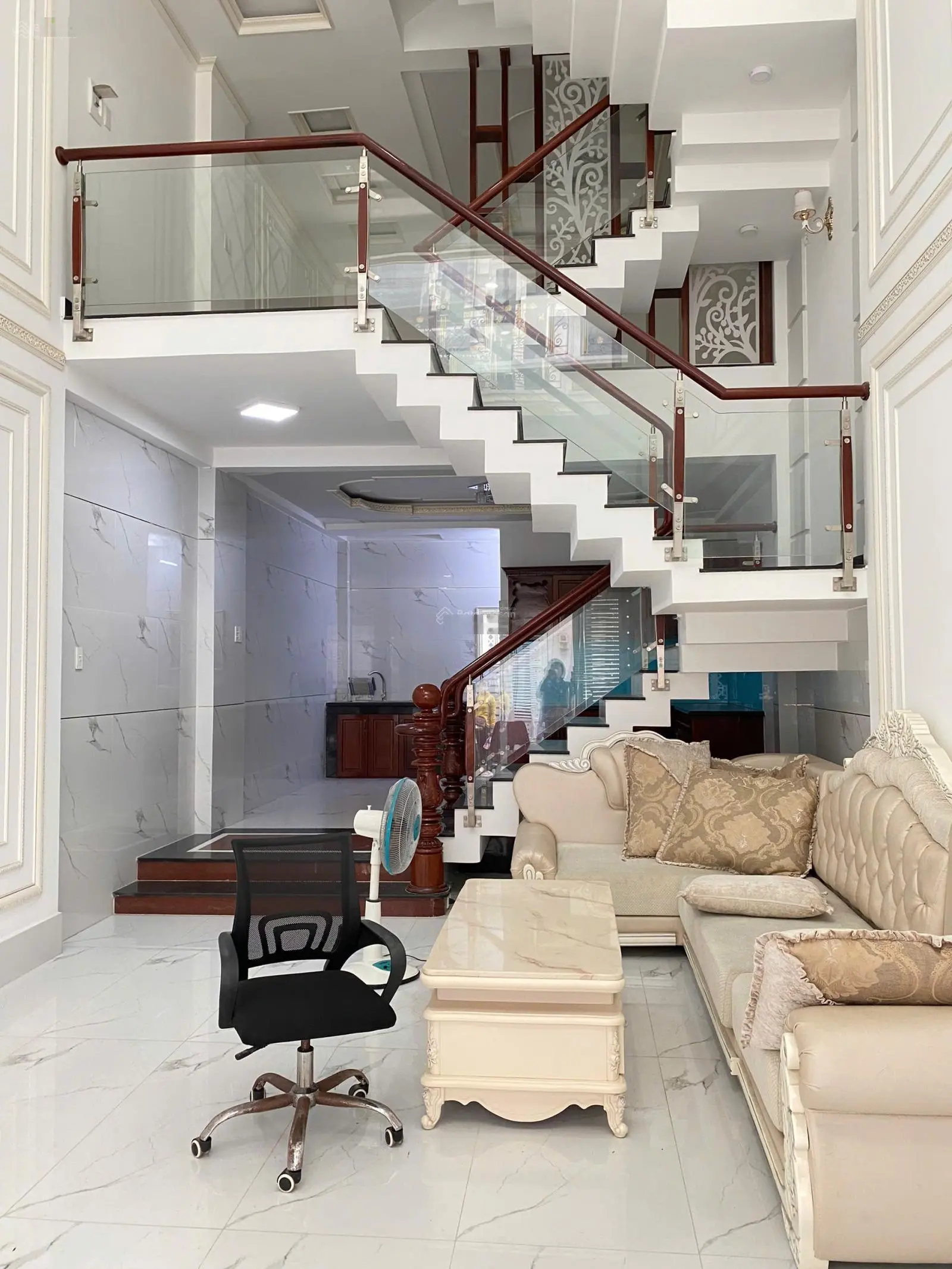 Bán nhà 4,5mx12m, SHR, 4 Tầng giáp Lý Chiêu Hoàng Bình Tân giá 6,9 tỷ TL