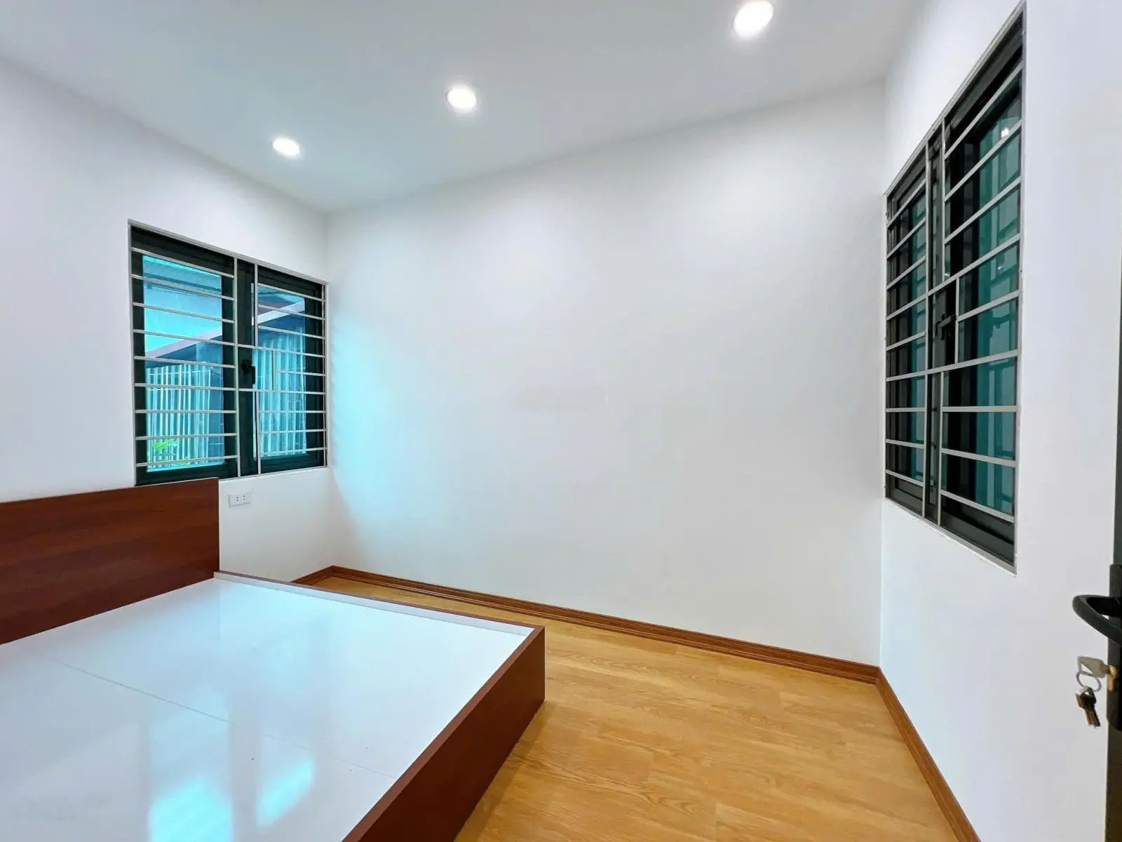 Hiếm! Chỉ 3,78 tỷ tập thể Ngọc Hà, Ba Đình, Lô Góc, gần công viên, sổ to, 100m2, 3pn 2wc nhà đẹp