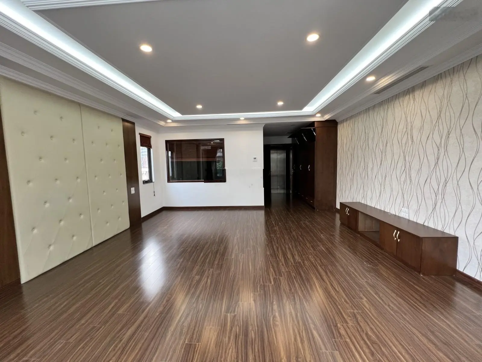 Bán gấp nhà riêng phố Thái Hà 52m 6Tg MT 4,5m chỉ 23,5 tỷ thang máy Ôtô KD phố sầm uất 2 mặt thoáng