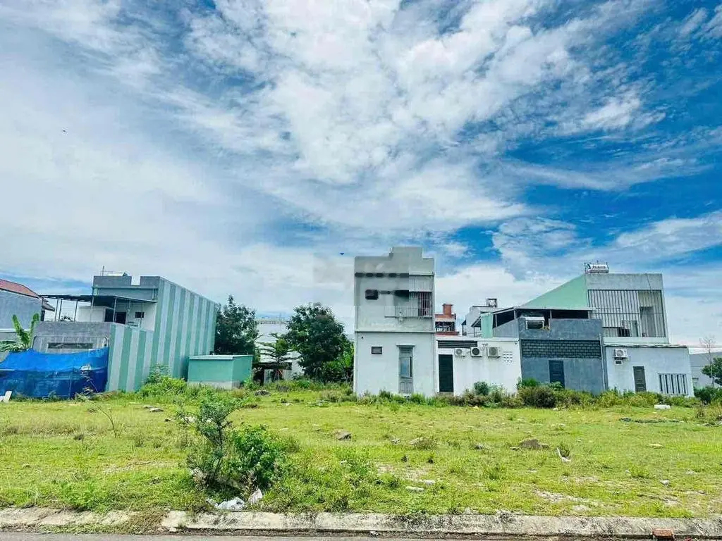 SIÊU PHẨM ĐƯỜNG 7,5 M VIEW CÔNG VIÊN,SẠCH ĐẸP GIÁ *** THỊ TRƯỜNG