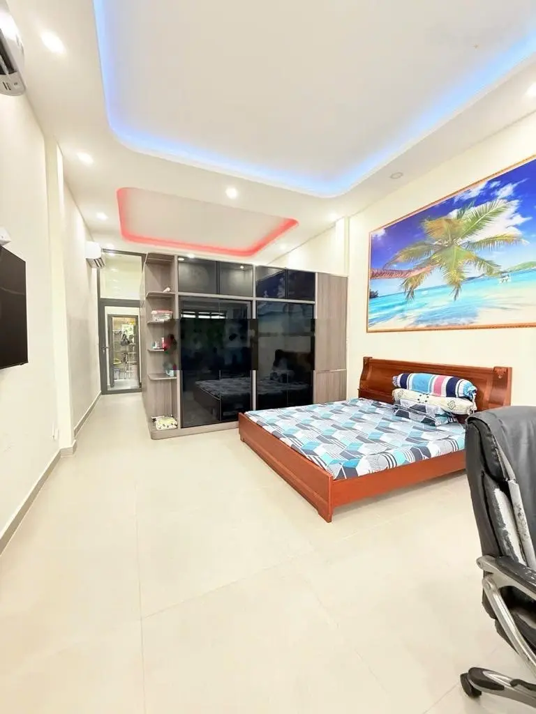 Bán nhà Tôn Thất Thuyết Quận 4 - hẻm ôtô - 50m2 - 4 Tầng - chỉ 6 Tỷ nhỉnh - Tiện kinh doanh