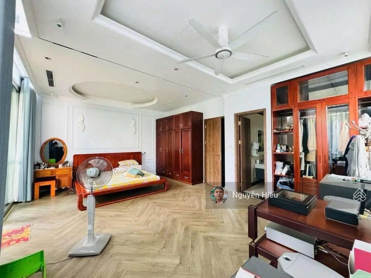 CC bán Nguyễn Văn Huyên 75m2 x MT 8m, Lô Góc, Kinh doanh, MP 10m, Ô tô vào nhà, sổ đẹp, chỉ 24 tỷ
