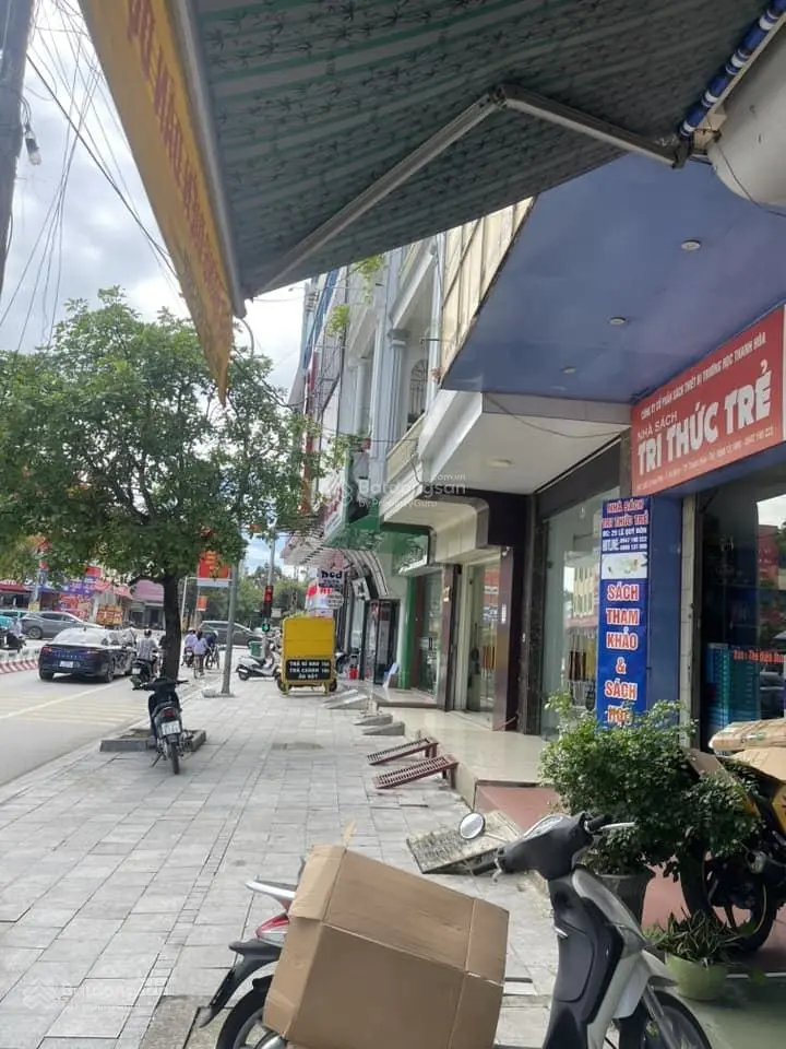 Bán nhà 29 mặt phố Lê Quý Đôn, Phường Ba Đình, vỉa hè 4m, kd đa dạng, DT: 73m2/4 tầng/8 tỷ