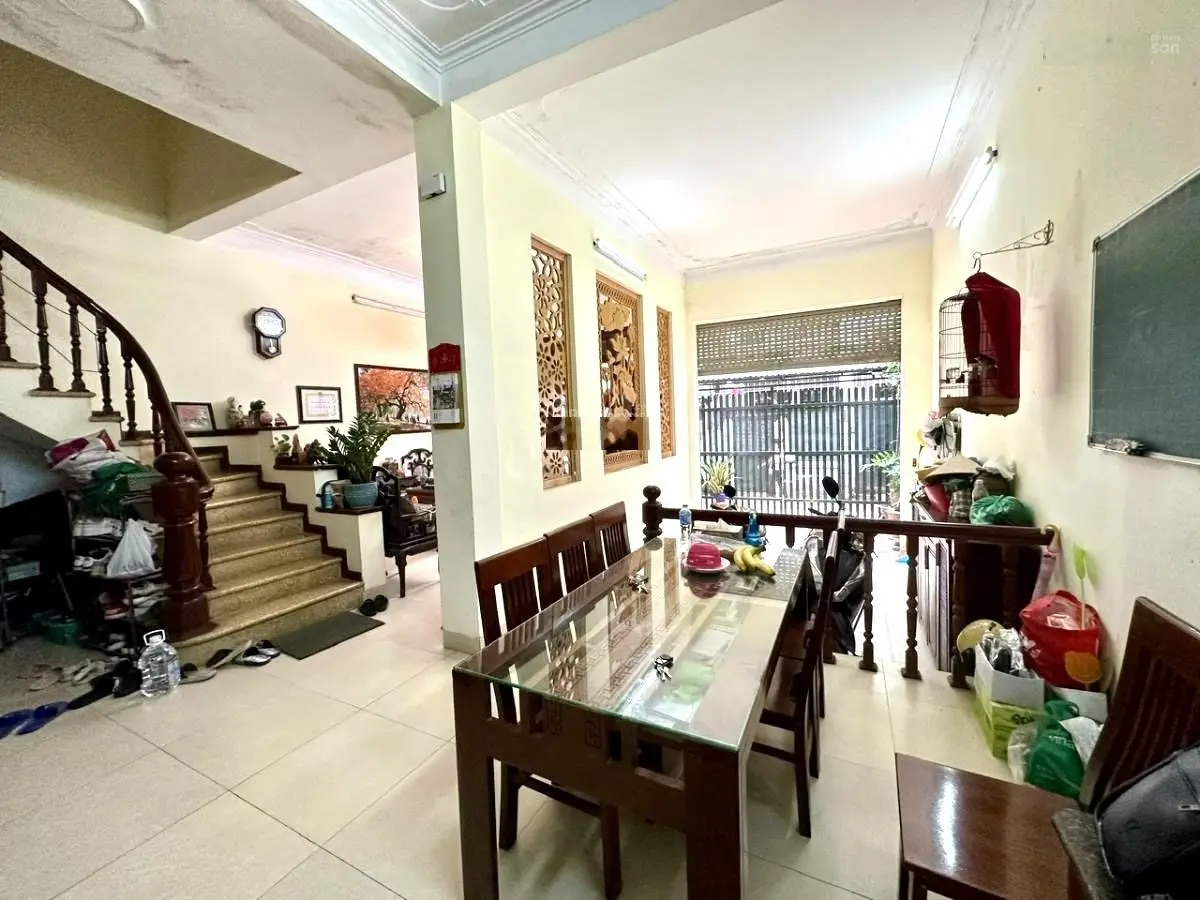 Giá rẻ! Mặt ngõ Hào Nam, ngõ thông ba gác, gần ô tô, nhà dân xây kiên cố, mặt tiền rộng, 84m*4T