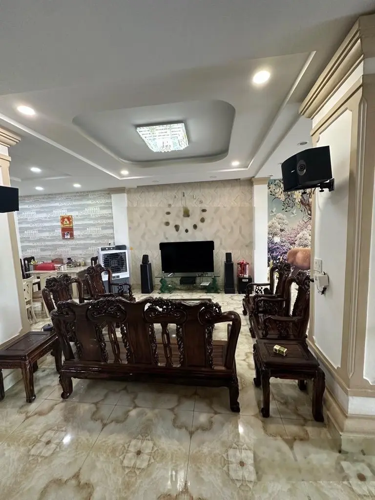 Bán nhà Mặt tiền quận 8 ,160m2,ngang 8,4 tầng,đường Trần thị ngôi,giá 27,5 tỷ (TL) Pháp lý chuẩn