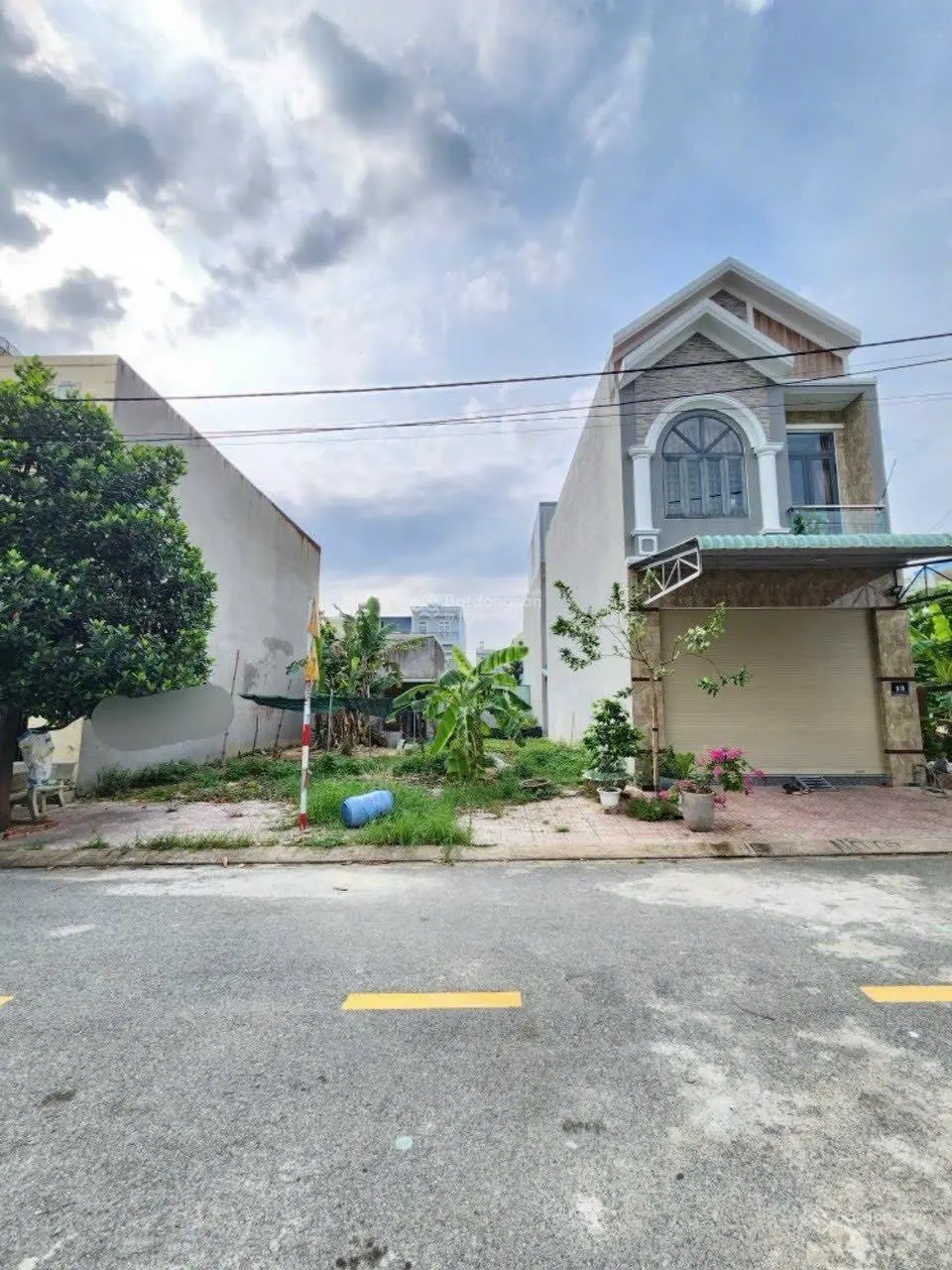 Em cần bán gấp lô đất 60m2 full thổ cư đường Nguyễn Hoàng gần trường THPT Thủ Thiêm