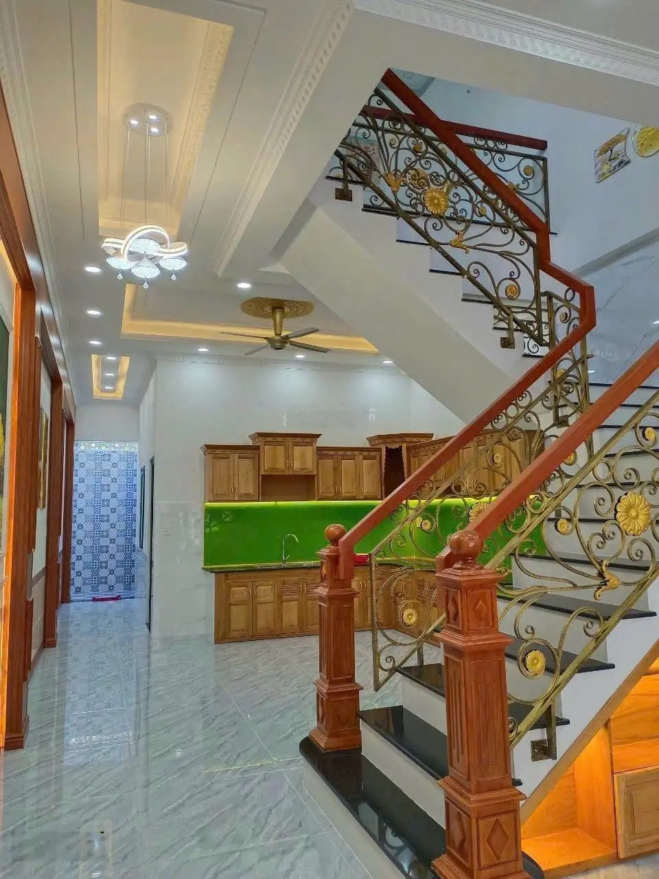 Nhà 2 lầu Hoàn công khu dân cư. Diện tích 88m. Giá 5 tỷ 150