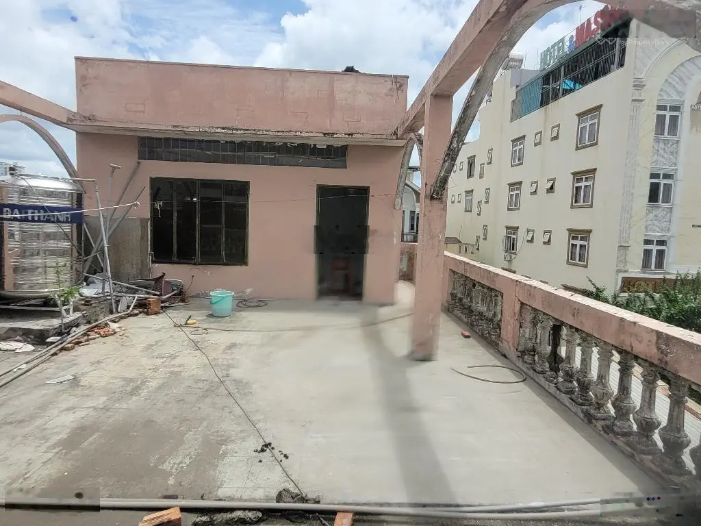 Mặt tiền nguyễn văn quá 266m2(7x38), 4tầng, cho thuê 50tr. ngộp quá giá rẻ, chốt bất chấp