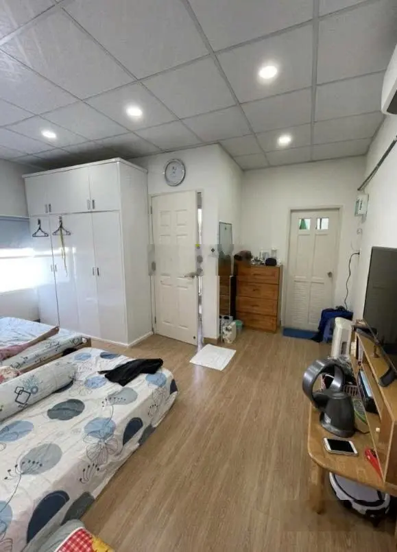 Hẻm xe hơi sát nhà, cách MT 20m - Quận 3 - 4 Tầng - 30m2 ngang 5m.