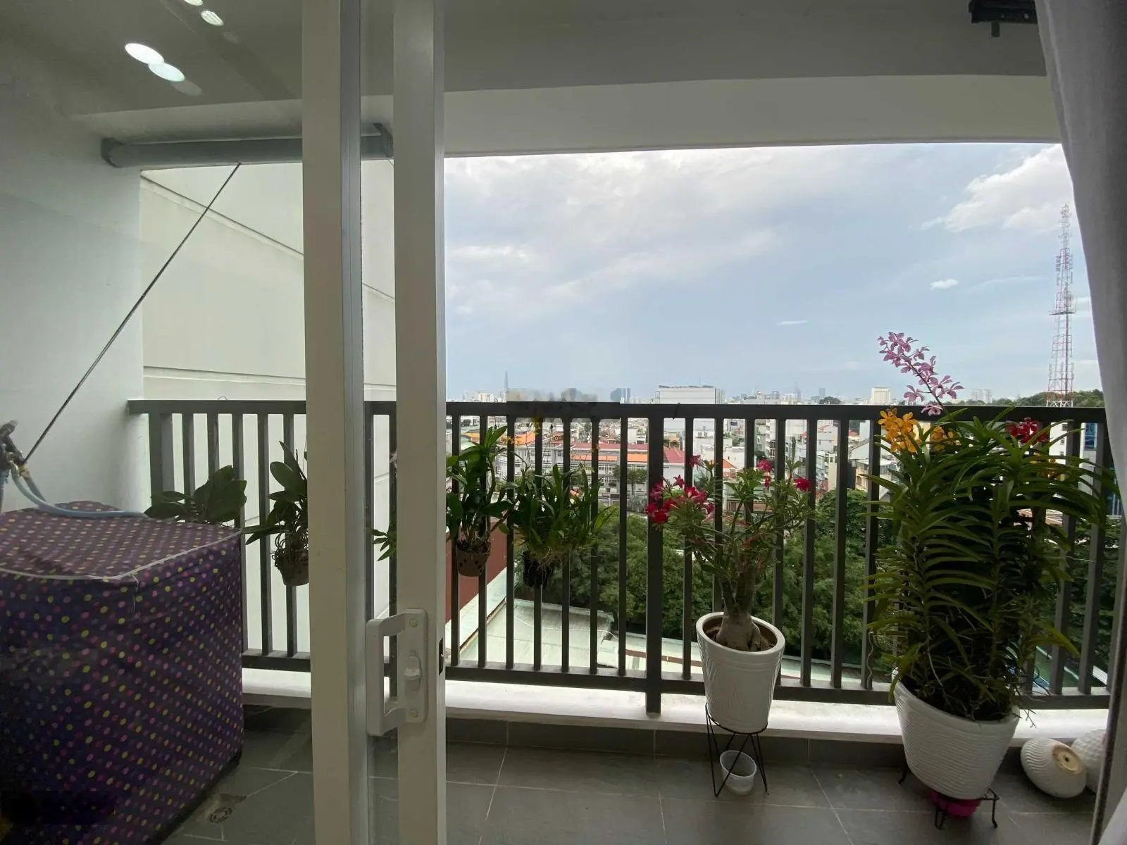 Bán C/C Orchard Parkview, 85m2, 3 phòng, Giá 5.6 tỷ, view đông nam - Đ/C: 130 Hồng Hà, Phú Nhuận