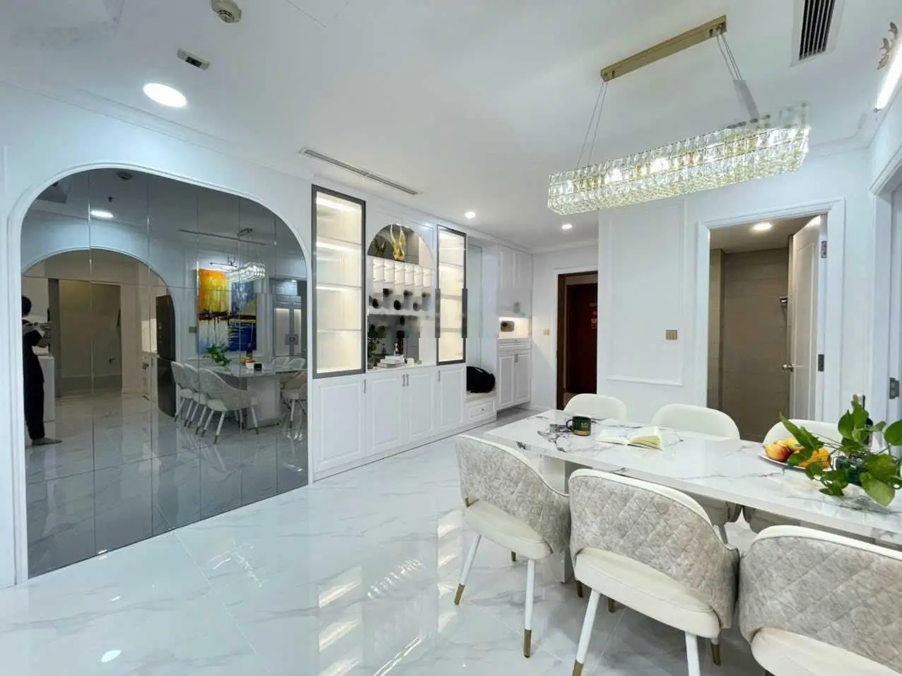 Cần bán gấp CH Ruby Garden, Q.Tân Bình, 81m2, 2PN, 2WC, Giá: 2,65 tỷ, có sổ. LH: 0903 318 *** Minh