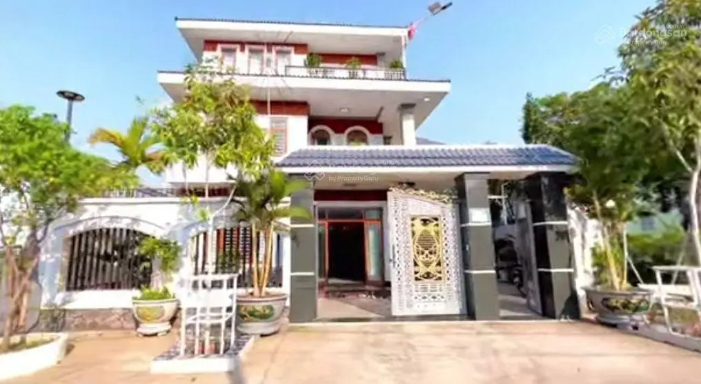 Cần bán biệt thự sang trọng giá 20 tỷ VND tại Dĩ An, Bình Dương