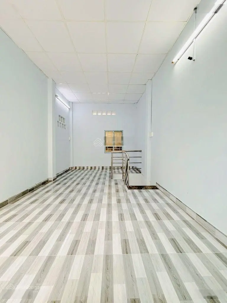 Bán gấp nhà riêng 2 tầng 21m2 hẻm xe hơi,giáp q6, tân phú,đường tân hoà đông bình tân giá chỉ 2,3tỷ