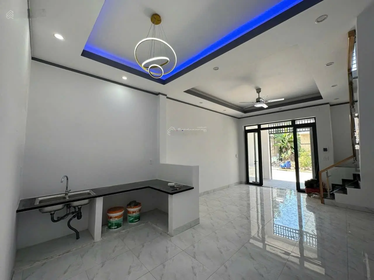 Nhà mới hoàn thiện, sổ riêng thổ cư một trệt 1 lầu. Giá rẻ cần bán gấp