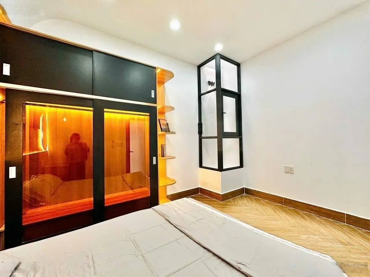 Bán nhà 45m2 - 3tỷ760 gần trường cao đẳng Kinh tế Đối ngoại - đường Phùng Văn Cung, Phú Nhuận.