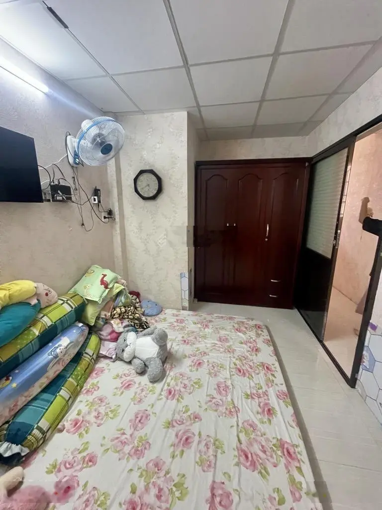 Hot bán gấp nhà riêng Hương lộ 2, Bình Tân 42m2, 3 tầng 3PN hẻm xe hơi ngay ngã tư 4 Xã, chỉ 3 x tỷ