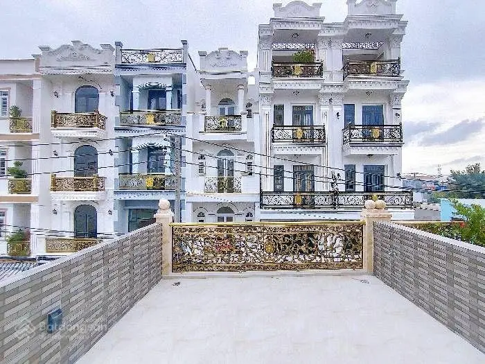Khu vip gần Tên Lửa - 8.3 tỷ thang máy - hẻm ô tô tránh - nhà mới - 6 tầng - 7PN - 80m2 - sát MT