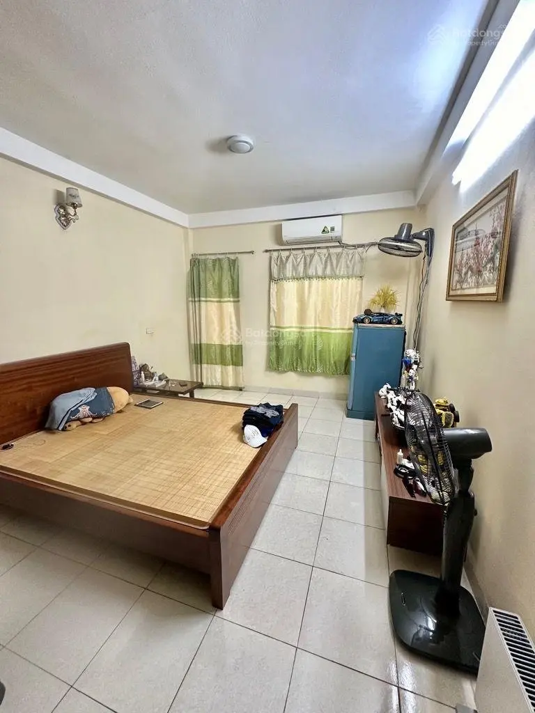 Nhà dân xây 5T x 36 m2, sát ô tô tránh, trước nhà rộng đẹp, phố Hồng Mai, Bạch Mai, chỉ 5 tỷ