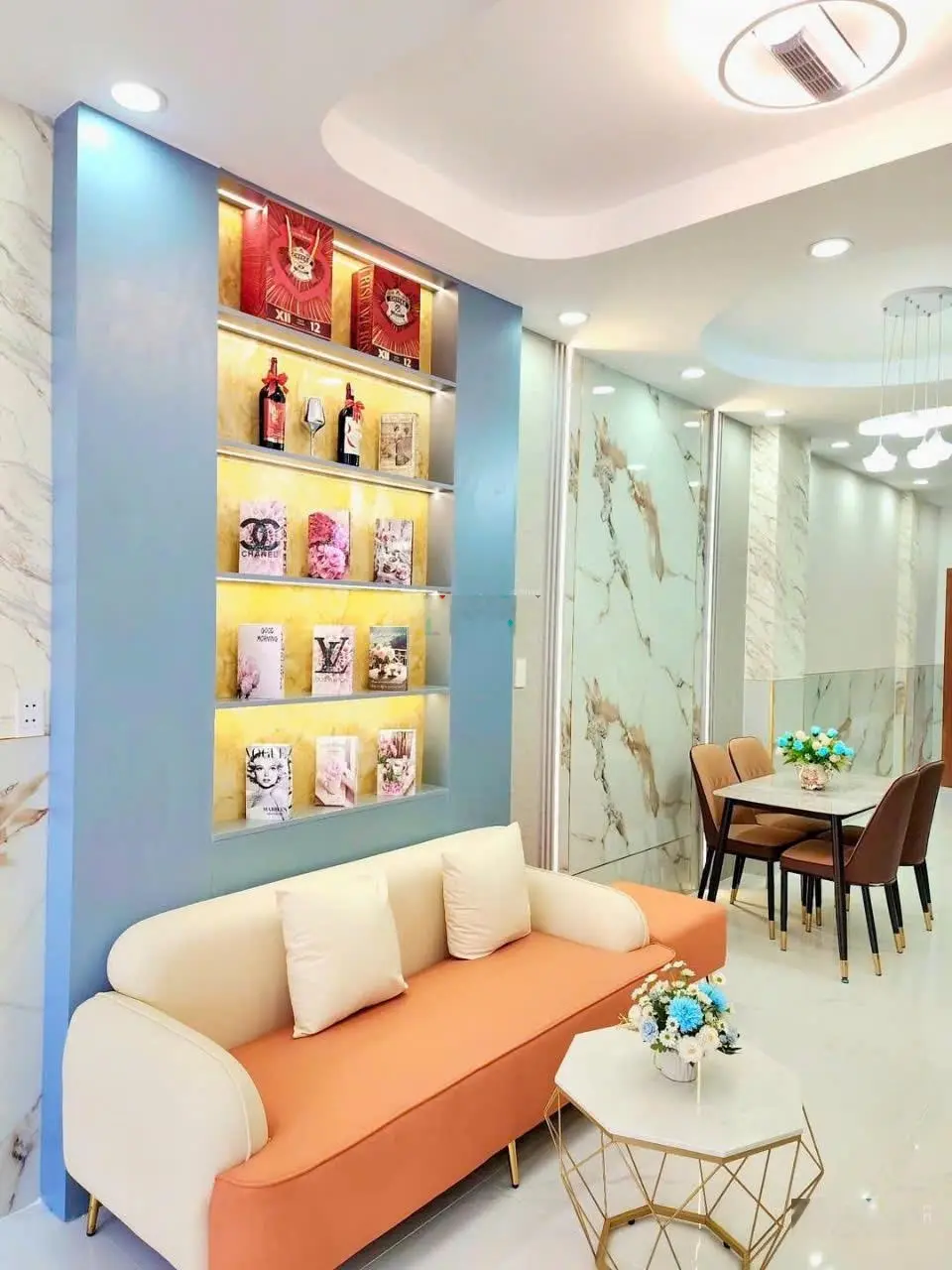 Cần tiền bán rẻ nhà 1 trệt 1 lầu ngay Emart Phan Huy ích, giá chỉ 5,9 tỷ, tiện kinh doanh