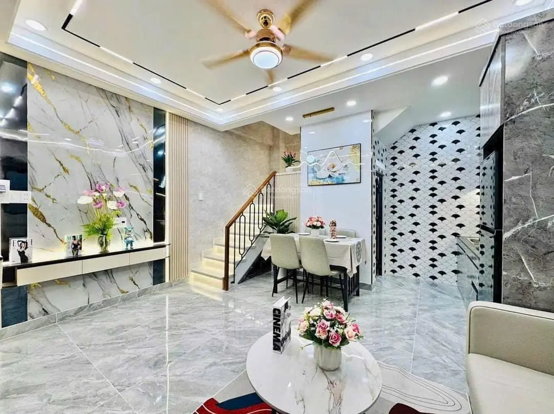 Chính chủ cần bán. DT : 25,8m2, Giá 3tỷ3 còn tl, 1 trệt 1 lầu 2pn 2nvs, có ban công. LH 0919 125 ***
