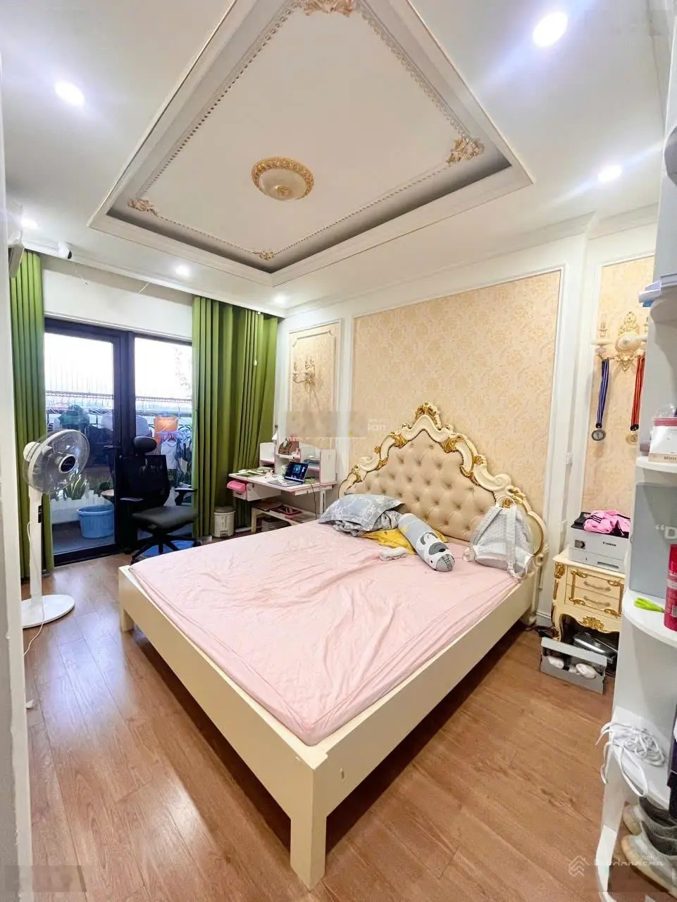 Chính chủ cần bán gấp căn hộ (3PN 114 m) 18 Phạm Hùng .Sổ đỏ,Bao phí ,Bàn giao 2025.LH 0983 063 ***