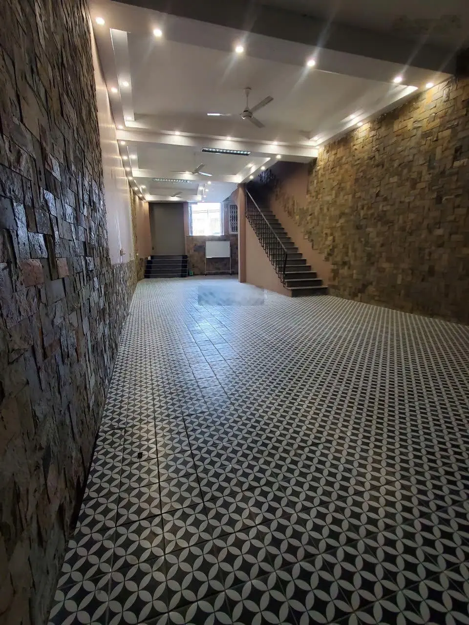 Chính chủ bán nhà mặt phố 180m2, mặt tiền 7.5 mét view trọn sông Hồng giá chỉ 51.5 tỷ 0903 432 ***