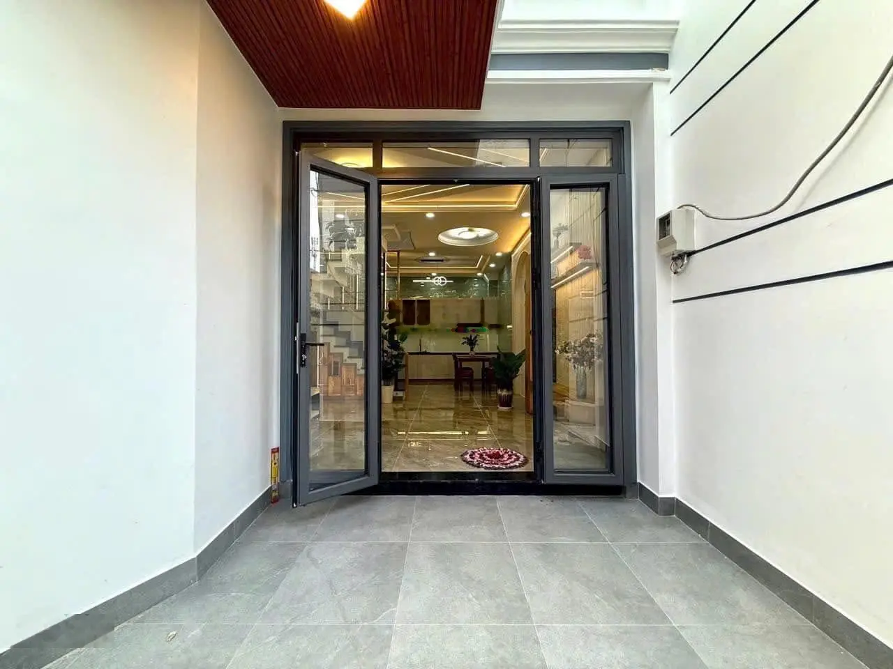 Gần THPT Đào Duy Anh bán nhà Trường Sa, Q3, 60m2 SHR hẻm 4m thiện chí giảm mạnh