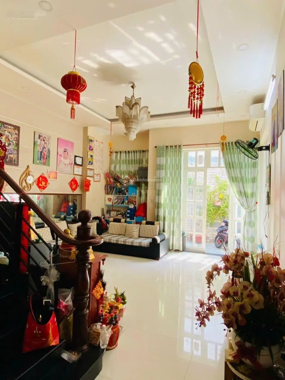 Nguyễn Súy, Tân Quý , gần chợ Tân Hương, hẻm xe Hơi vào nhà, Villa : 3 tầng, 112 m2, DT : 7x15.5m,