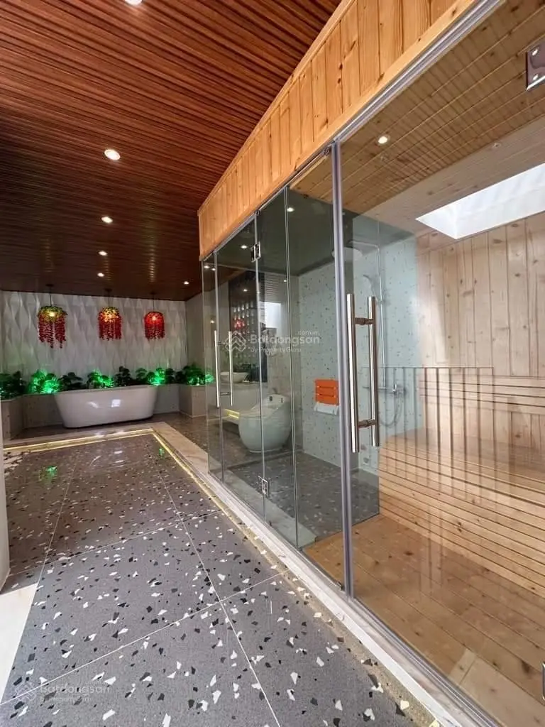 Bán nhà ngộp Trương Quyền-P6-Q3 đang cho thuê 29tr/th. DT 63,9m2 giá 4tỷ180, nằm sát CV Lê Văn Tám