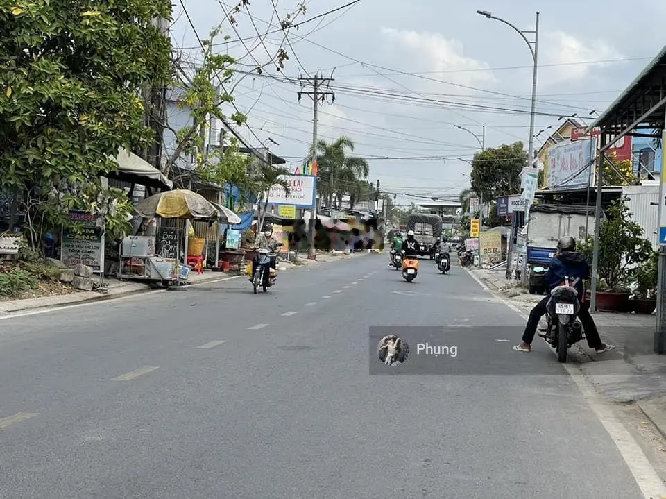 Bán gấp lô đất mặt tiền kinh doanh ngay chợ Bình Chánh, xã Bình Chánh, DT 100m2, SHR