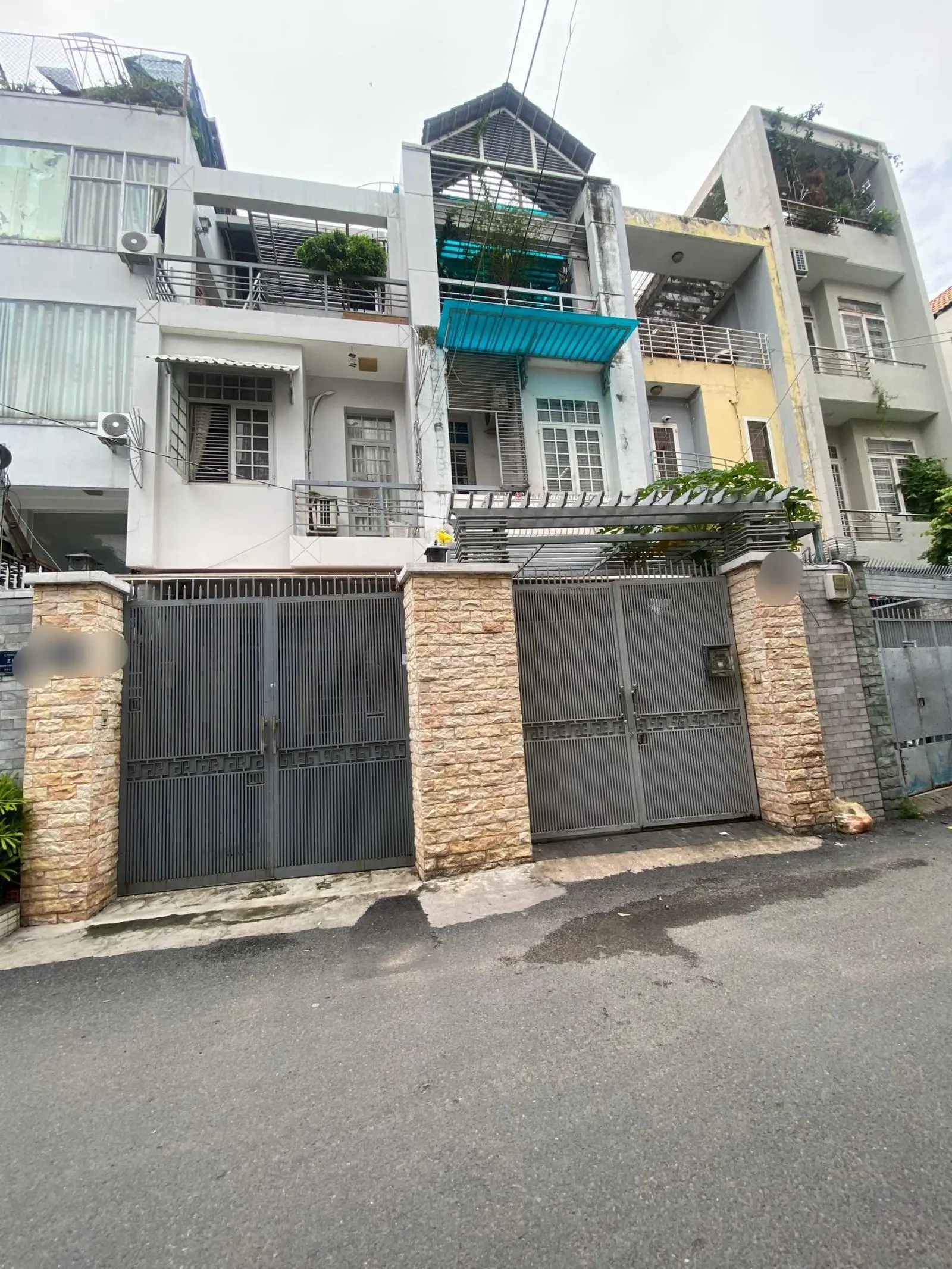 Bán nhà 4 tầng hẻm thông Lê Quang Định - Hoàng Hoa Thám p7 Bình Thạnh, 4x19m, giá chỉ 10 tỷ TL