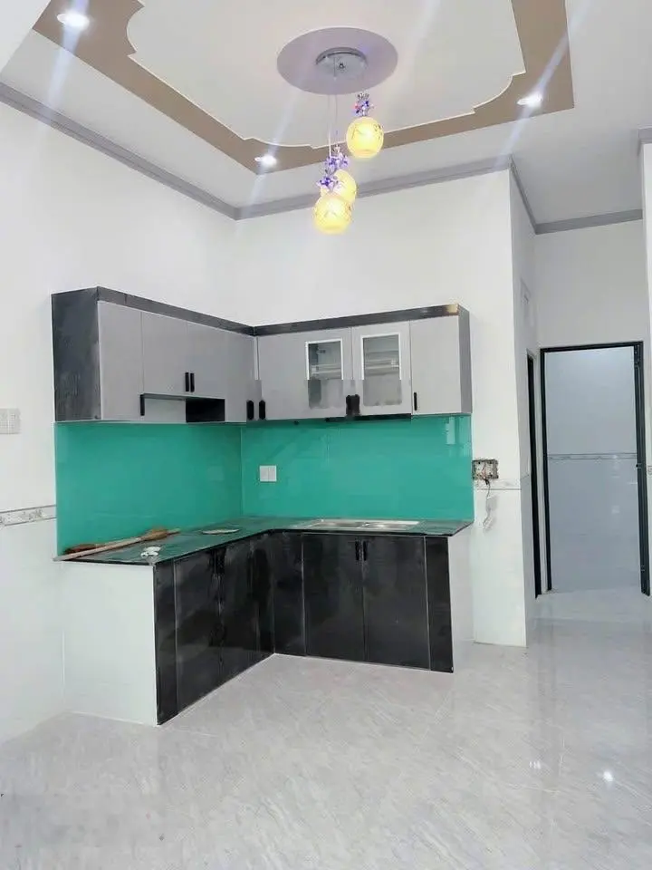 Sang gấp nhà 1 tr 1Lầu 5x15=75m2 Đường Lê Văn Việt Quận 9 gần Vincom , sổ sẵn