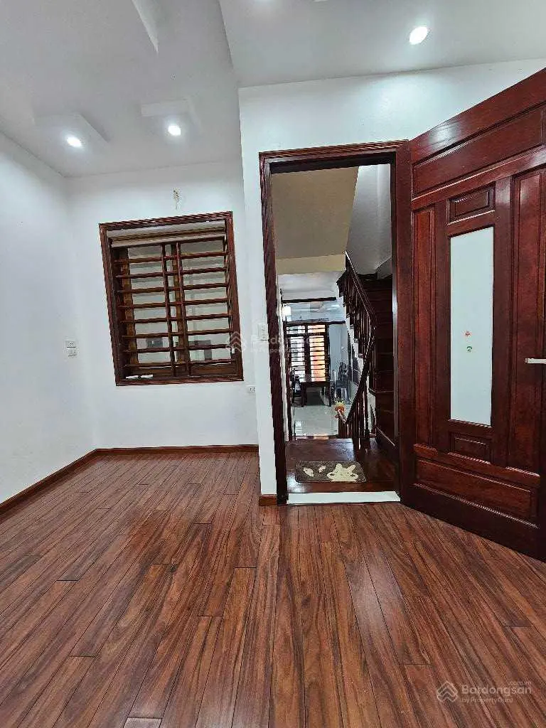 Cần bán nhà - phố Tân Mai - Hoàng Mai - ô tô tránh - vào nhà - tặng lại nội thất - hơn 10 tỷ