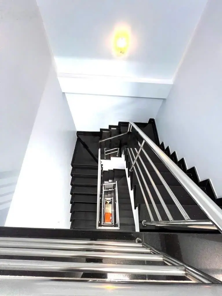 Bán nhà đẹp 4 tầng (ngang 4 x 20) 5PN, HXH, gần MT Âu Dương Lân Quận 8, giá 8,98 tỷ, hoàn công đủ