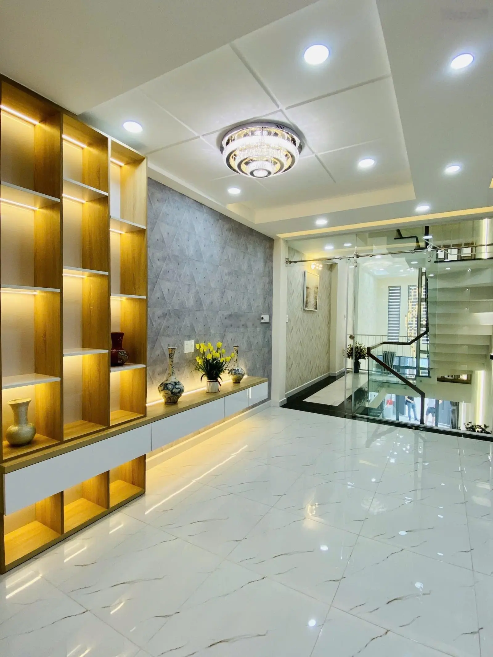 Bán Nhà Mặt Tiền Kinh Doanh giá như trong hẻm Nguyễn Duy Cung P12 Full nội thất 4tầng 5pn 6wc