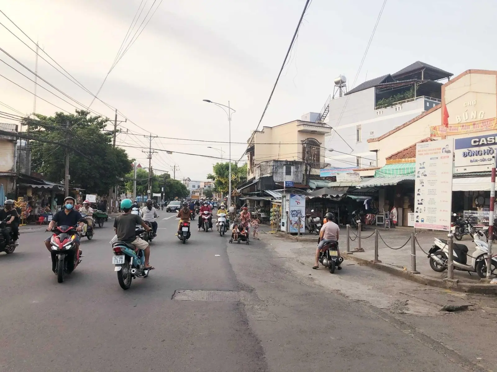 Nhà mặt tiền kinh doanh CMT8 gần Chợ Búng