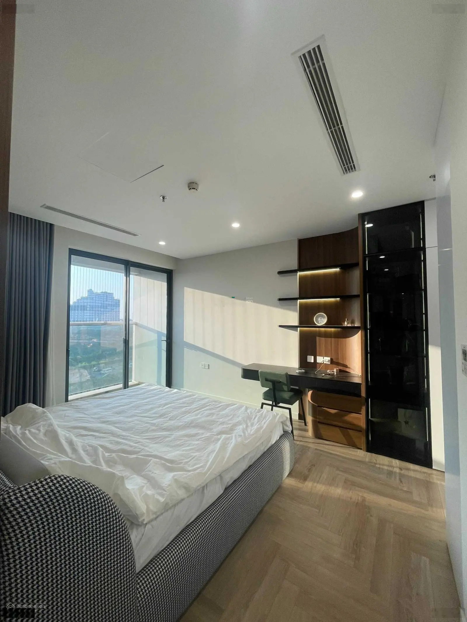 Nhỉnh 8 tỷ cho căn 2 ngủ (90m2) tại The Matrix One