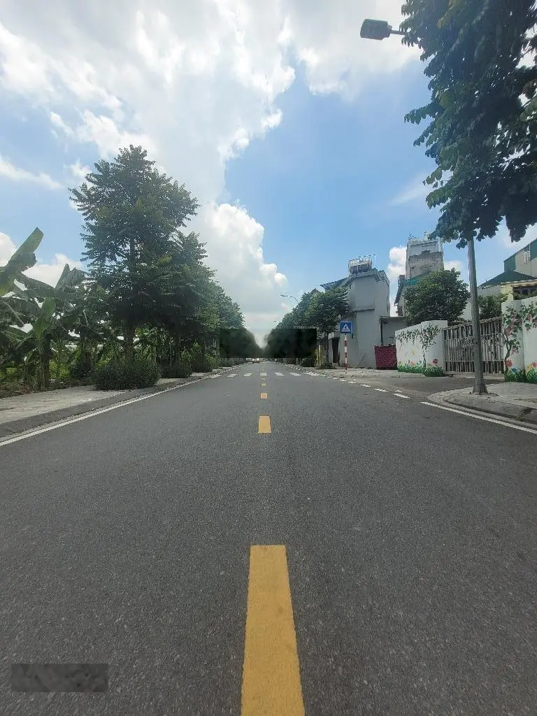 Hàng tuyển yên viên gia lâm - một mặt phố ô tô tránh một mặt ngõ đằng sau - vỉa hè to 26tỷ