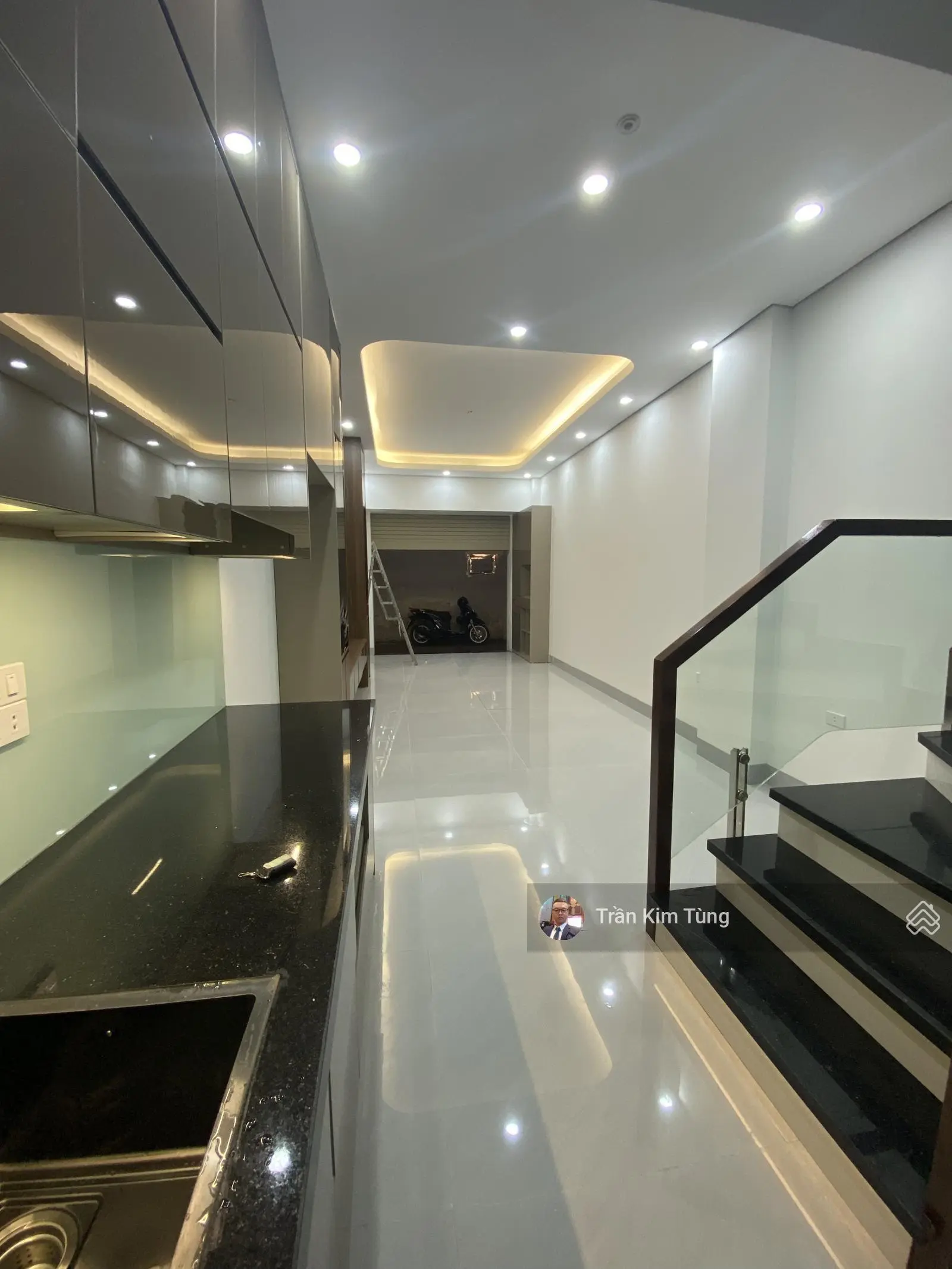 Bán nhà Phố Trạm 38m2 x 5 tầng, ngõ thoáng, ngay cầu vĩnh tuy, sổ đỏ chính chủ