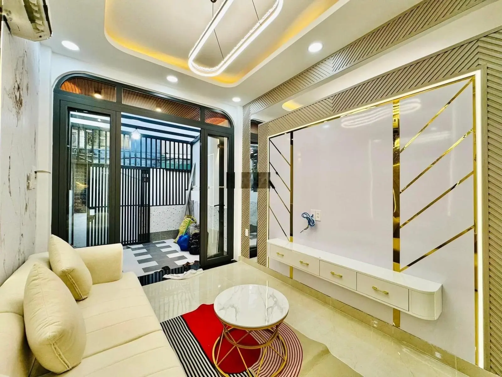 Bán nhà đẹp full nội thất trên đường Lê Văn Duyệt, phường 3, Bình Thạnh.