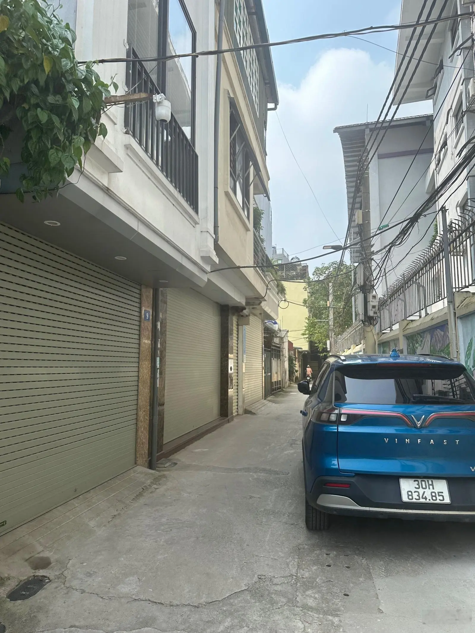 Bán nhà C4 DT 108m-MT 5.4m - ôtô qua nhà - gần Hồ Tây đường Lạc Long Quân Quận Tây Hồ. Giá 3tỷ