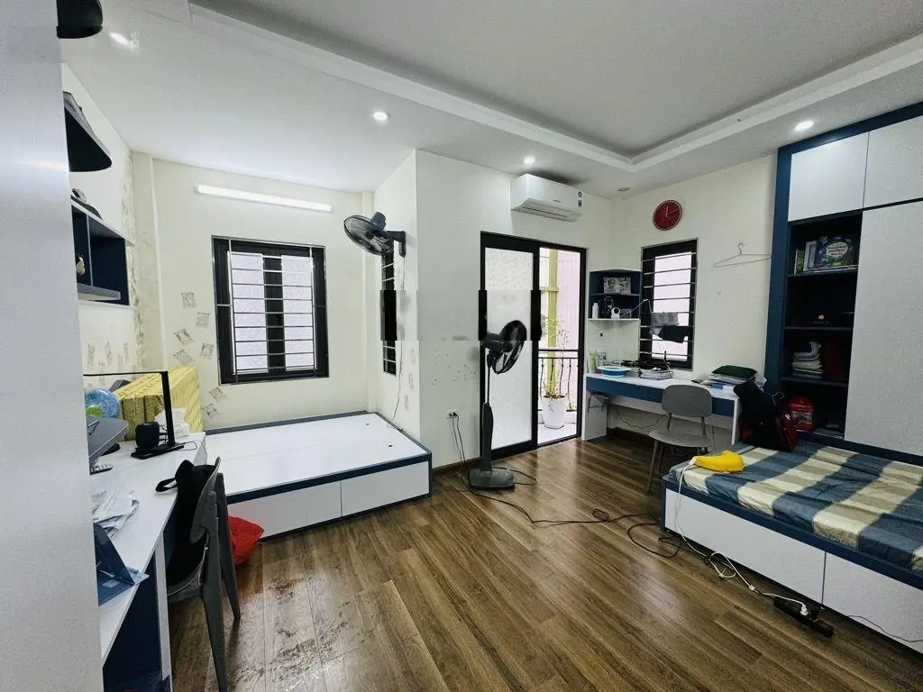 Bán nhà phố Minh Khai - 5 tầng đẹp long lanh - chỉ 200 triệu/m2